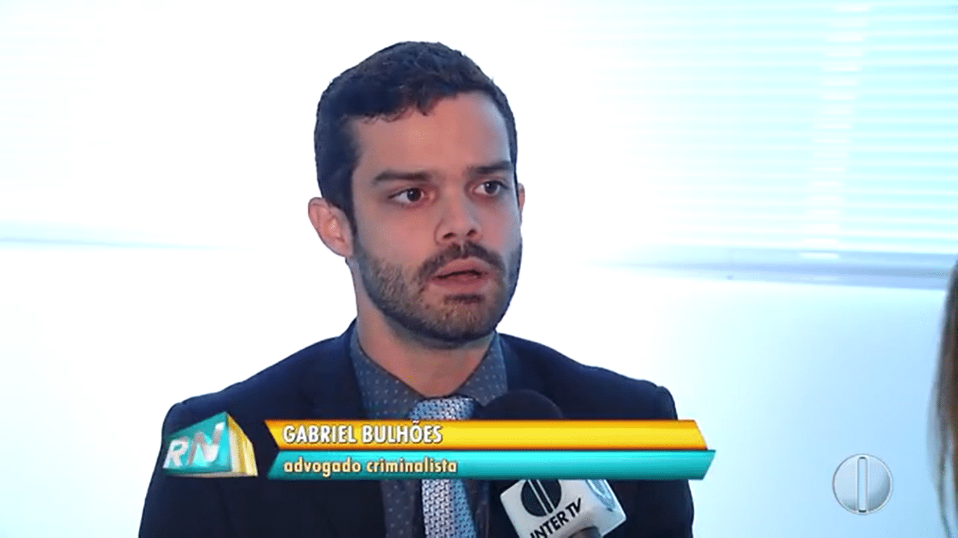 Gabriel Bulhões explica absolvição do policial que confessou crime.